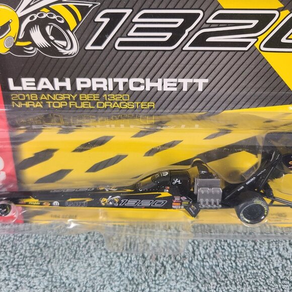 1/64 Auto World Leah Pritchett 2017‎ Papa Johns Top Fuel Dragster - Picture 9 of 10